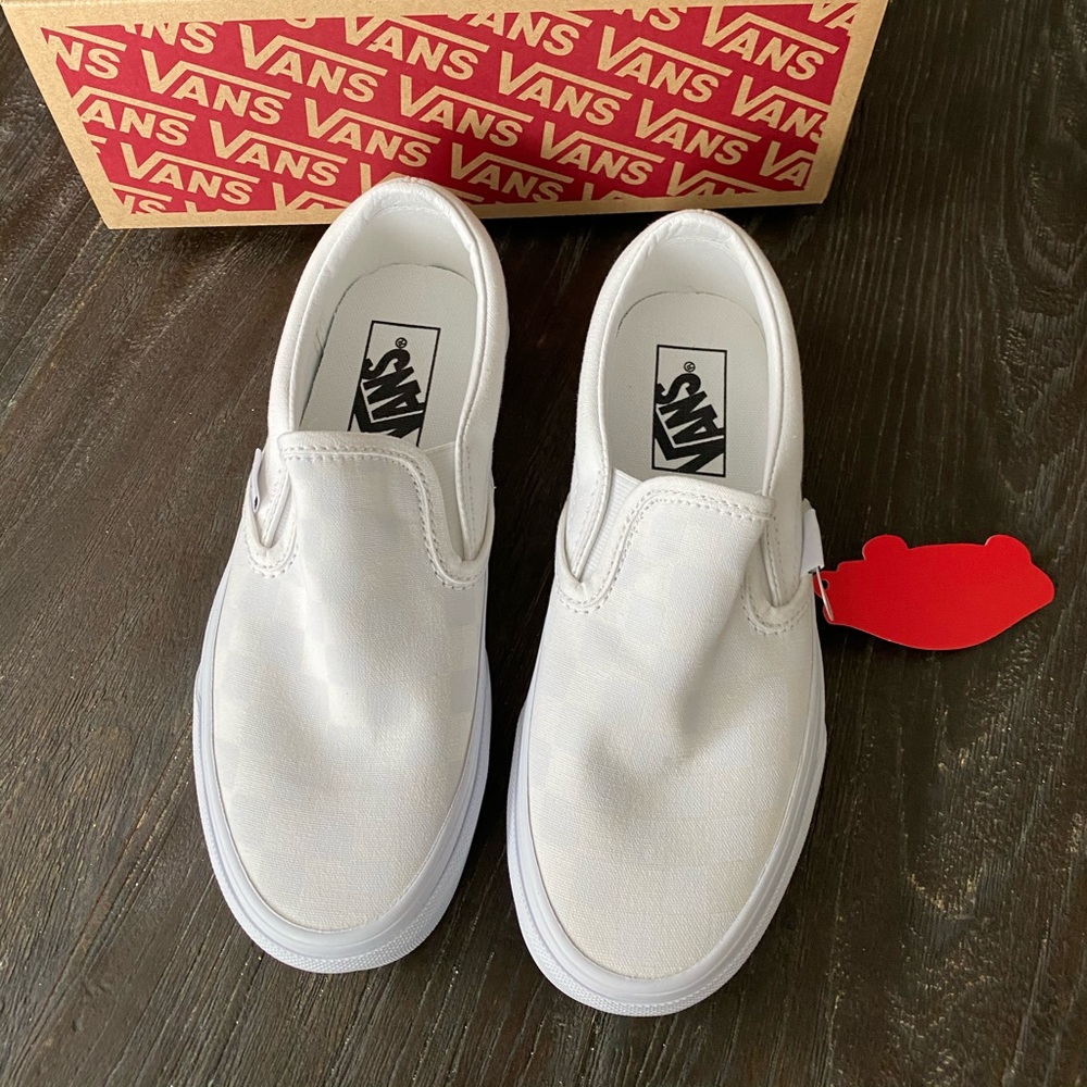 NIB NWT true white checker board slip on VANS